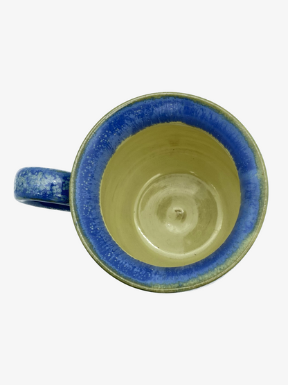 Blå keramikkoppar
